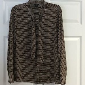 Ann Taylor long sleeved blouse with v-neck and tie